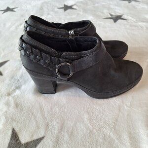 Clarks‎ Artisan Mural Boot Size 7 M Black Booties Side Zip Women's Suede